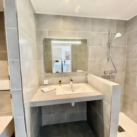 Marinesappartement-2min Plage, Acces Direct Port Lägenhet